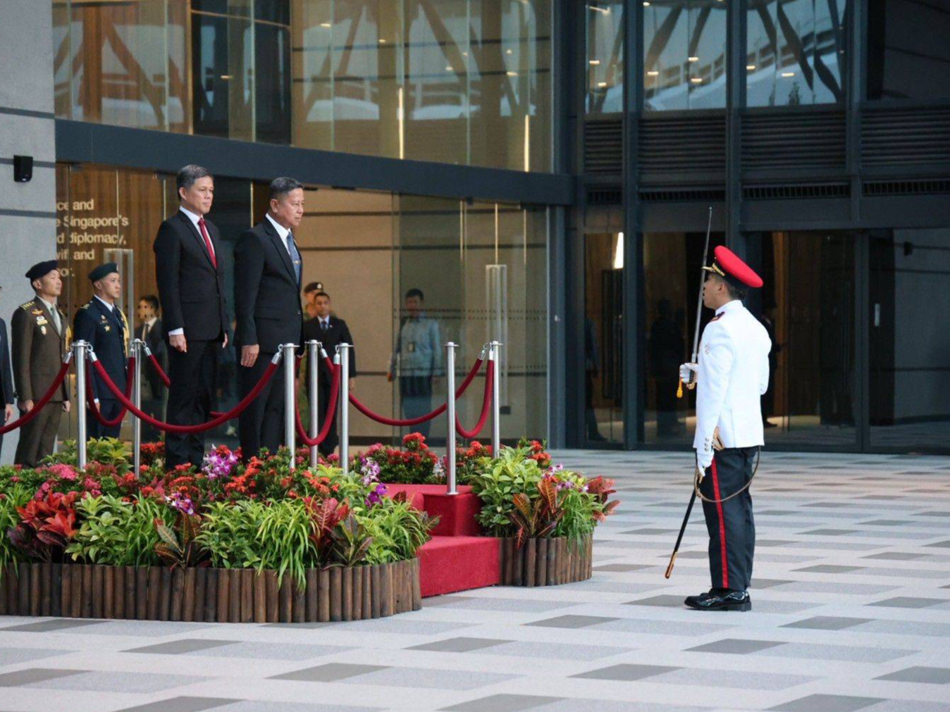 ไทย&ndash;สิงคโปร์ กระชับความสัมพันธ์ รัฐมนตรีว่าการกระทรวงกลาโหม เยือนสิงคโปร์อย่างเป็นทางการ หารือรัฐมนตรีว่าการกระทรวงกลาโหมสิงคโปร์ เดินหน้าความร่วมมือทางทหาร เทคโนโลยีป้องกันประเทศ และบทบาทอาเซียนเพื่อเสถียรภาพของภูมิภาค