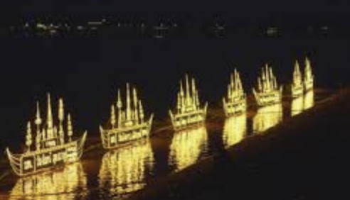 ประเพณีไหลเรือไฟ (Lai Ruea Fai)  มหากาพย์แห่งแสงสีบนลำน้ำโขง ศรัทธาแห่งวันออกพรรษา